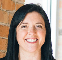 Headshot de Sophie Hartwell, chefe de suporte ao cliente da equipe de atendimento